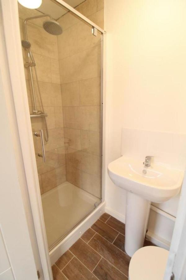 Lovely Studio Flat In The Heart Of Holloway. Лондон Экстерьер фото